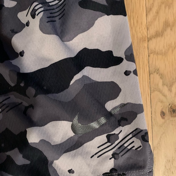 Nike boys Shorts - Picture 4 of 6